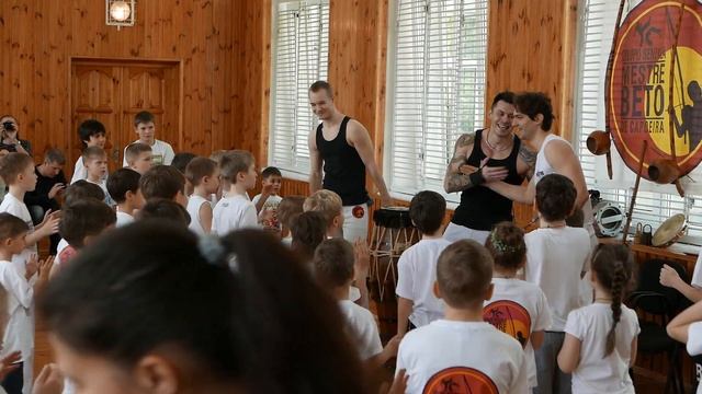 Капоэйра, Киев, 20.04.2016, видео 2 смотреть онлайн