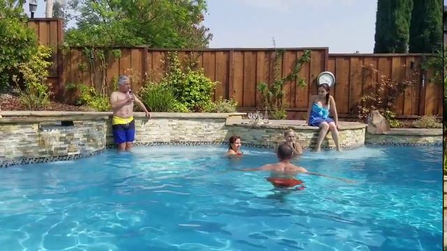 FELEKTEN BIR GÜN ÇALDIK CALIFORNIADA смотреть онлайн