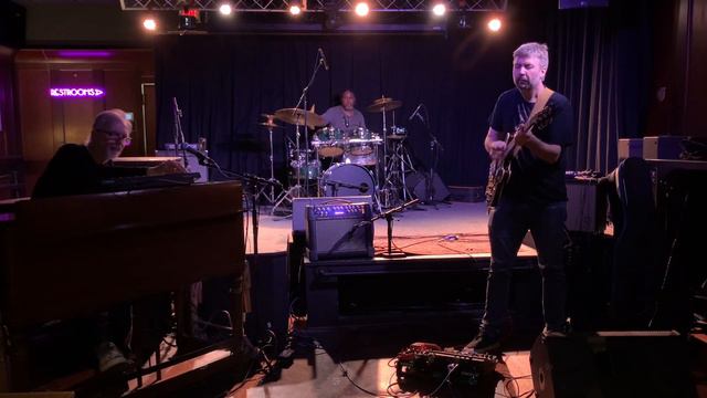 Wally Smith, Calvin Weston, Tom Spiker - 118 North set 2 - Nov.27, 2023 смотреть онлайн