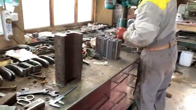 МТЗ 80.1 культиватор КПС-4.2 / МТЗ 82.1 культиватор КПС-5.0 реставрація смотреть онлайн