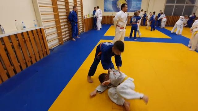 ??Наоки Наката в "Школе дзюдо Игоря Макарова" смотреть онлайн