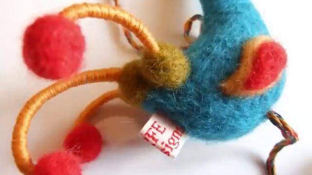 Blue Bird Spinning смотреть онлайн