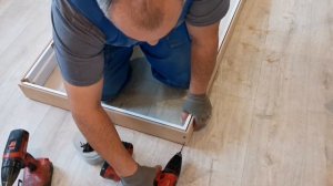 Смотрите как правильно собрать лутку двери.