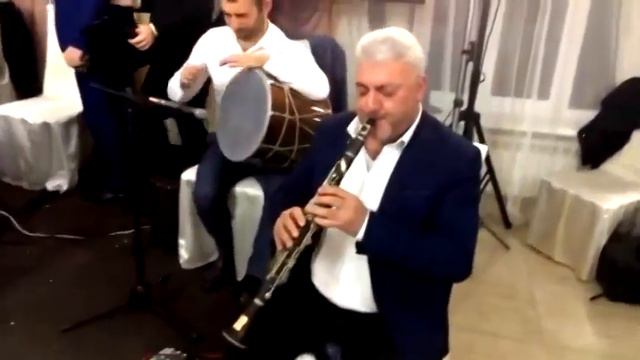 Эрнест Погосян кларнет 15.12.2018.Работа в ресторане Ной(Минводы) смотреть онлайн