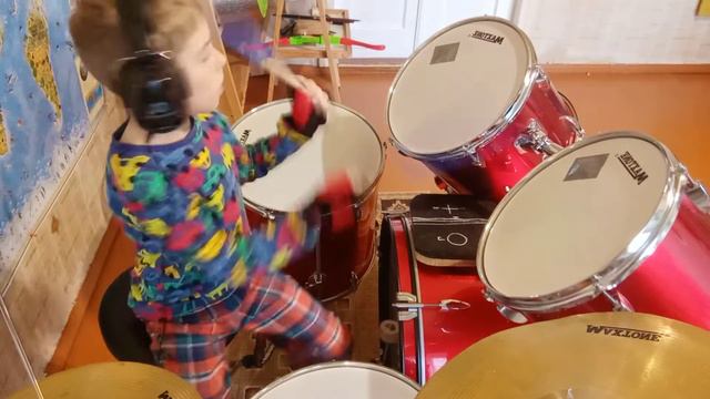 Репетиция интересной композиции смотреть онлайн