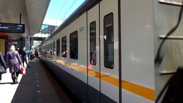 Электропоезд ЭП2Д-0137 сообщением 