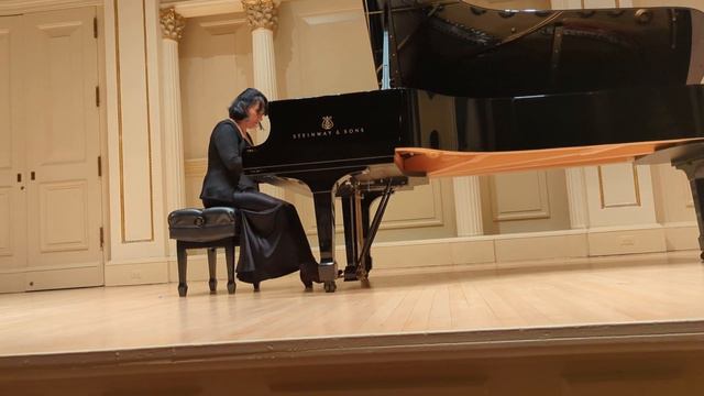 Claude Debussy's Reflets dans l'eau Halida Dinova смотреть онлайн