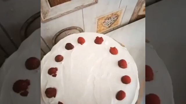 НОВИНКА ?Украшаем торт клубникой?
