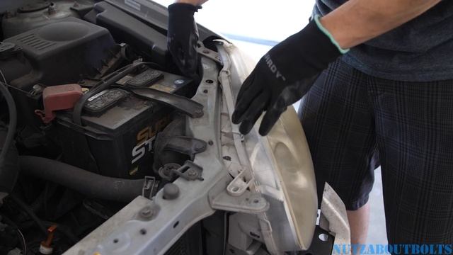 2003-2008 Toyota Corolla Headlight Assembly replacement смотреть онлайн