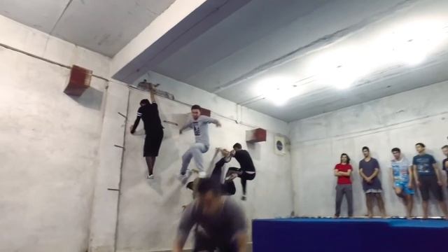 VLOG - ПАРКУР ЗАЛ - ТАШКЕНТ- КАК Я ВСПОМИНАЛ ЗАДНЕЕ САЛЬТО смотреть онлайн