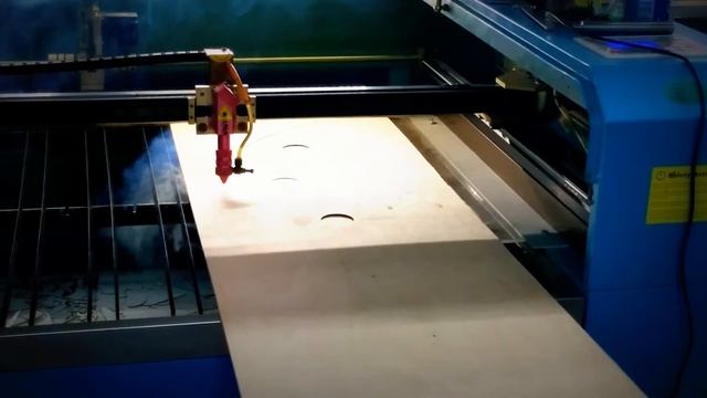 Лазерная резка фанеры смотреть онлайн