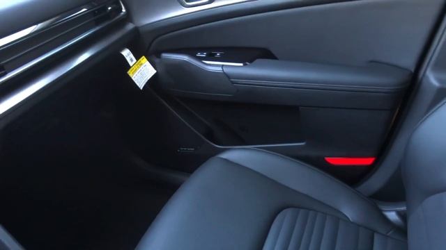 This 2023 Kia Sportage SX Prestige Is A Unique Taste In The Crowded SUV Segment - Honest Review смотреть онлайн