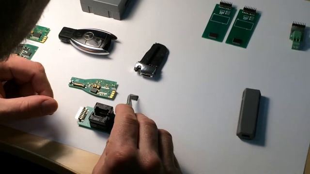 ЭФИЧИП MB ИК Программатор и ИК Сервисный ключ. Чтение Initial hash (пароля) из ключа. Часть 3. смотреть онлайн