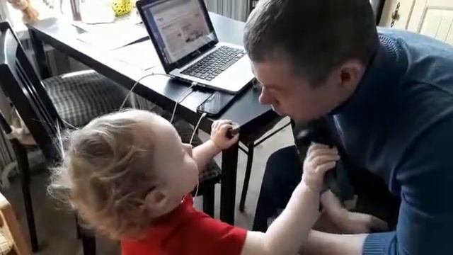 Алиса бреет папу смотреть онлайн