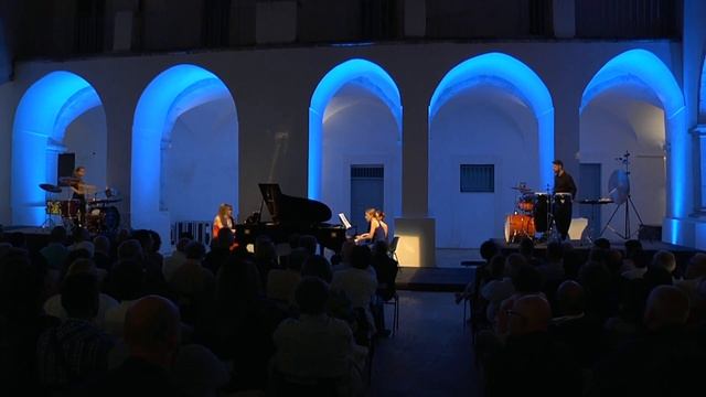 Bernstein Symphonic Dances from West Side Story - Gromoglasovas duo смотреть онлайн
