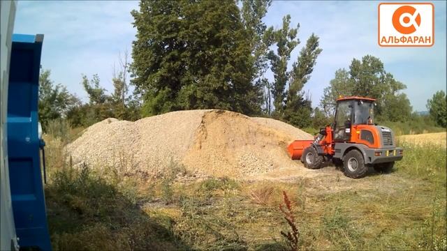 Фронтальный погрузчик Everun ER16 с различным навесным оборудованием смотреть онлайн