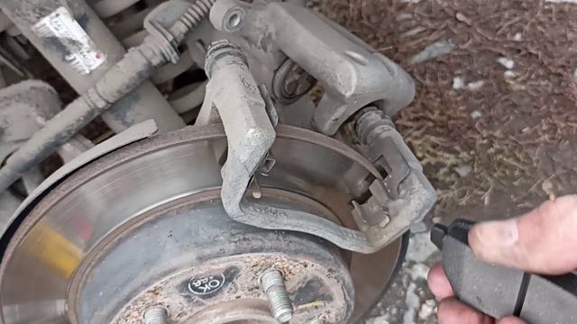 Замена задних колодок Kia Ceed JD смотреть онлайн