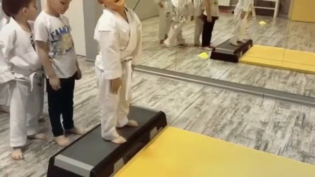 Каратэ для детей "Клуб Каратэ №1" в Коммунарке смотреть онлайн