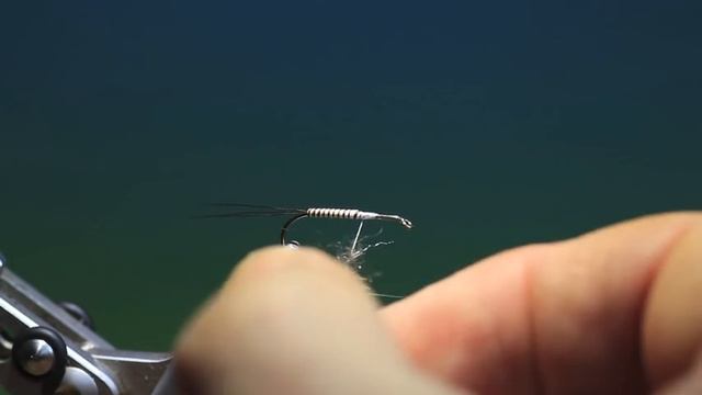Tying a Klipspringer Cripple mayfly with Barry Ord Clarke смотреть онлайн