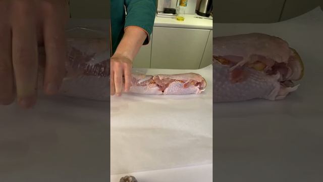 Завернул в КУРИЦУ все, что было в холодильнике - Куриный рулет на Новый год 2023 смотреть онлайн