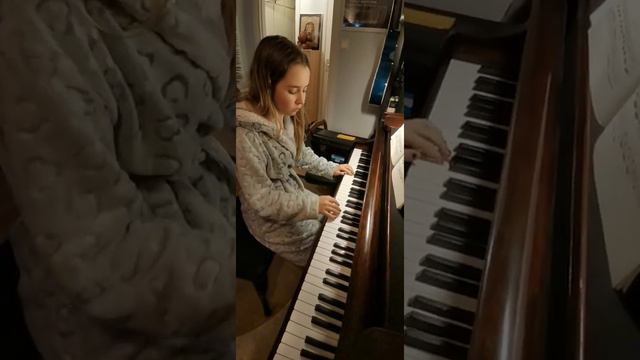 Saint Saens Le Cygne arr Garban piano Sheyla Cengic 11yrs смотреть онлайн