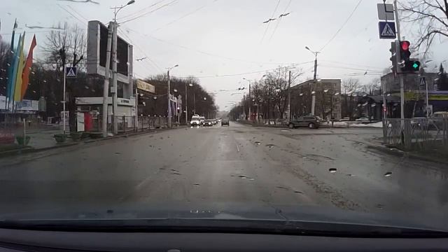 У825НУ-26 Маршрутка на красный Ставрополь 18.02.14г. смотреть онлайн