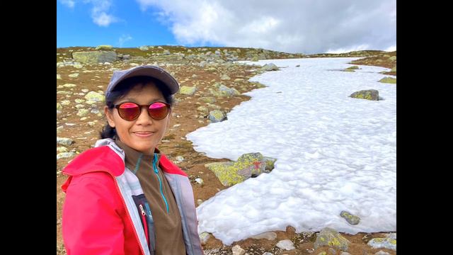 The Most Enjoyable Hike To Høgevarde Peak