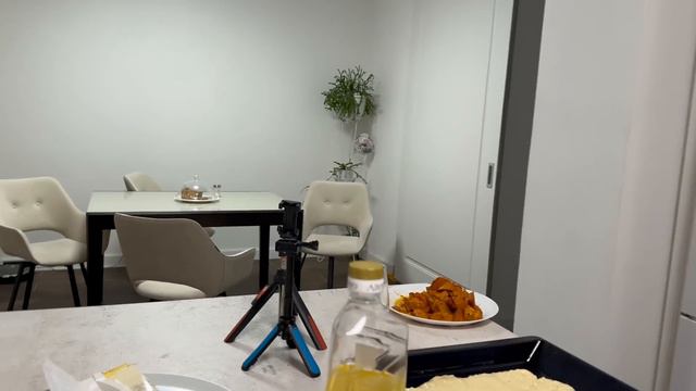 ПЕРВАЯ ВСТРЕЧА МАЛЫША с ТЕЩЕЙ || РЕАКЦИЯ НА НОВОРОЖДЕННОГО РОДИТЕЛЕЙ \ ПИРОГ РЫБНЫЙ В ДУХОВКЕ смотреть онлайн