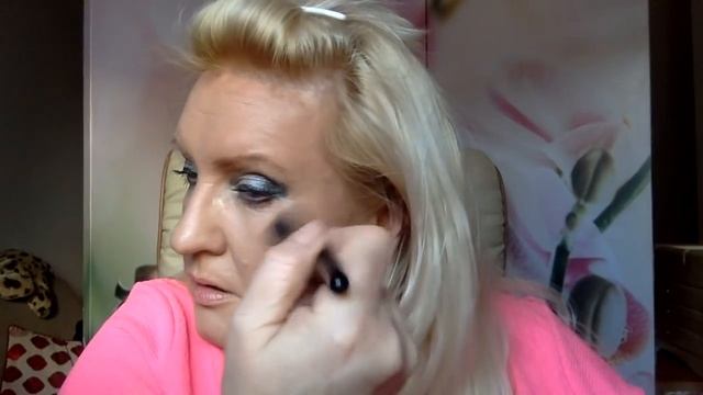 Как правильно делать контур лица, наносить румяна и highlighter смотреть онлайн