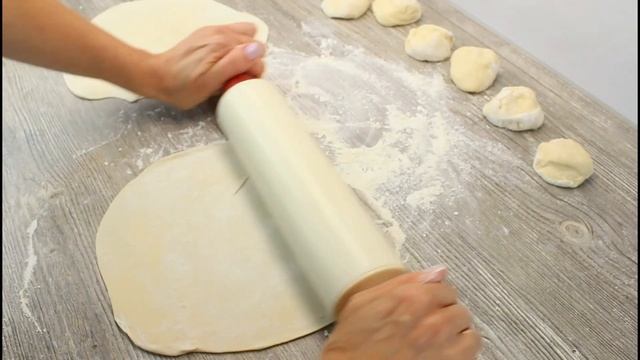 Потрясающе ВКУСНЫЕ Молдавские Плацинды с мясом! смотреть онлайн