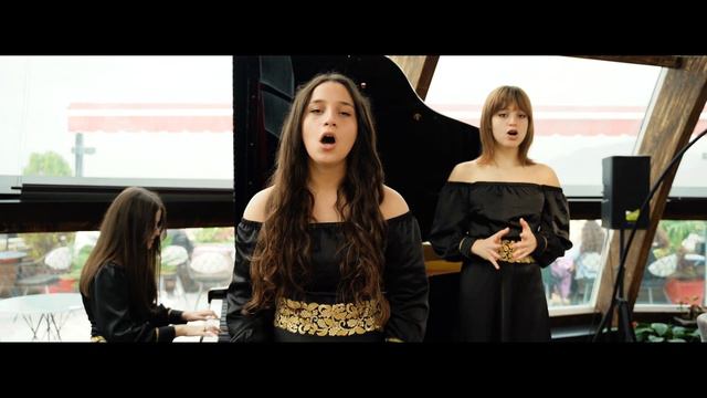 Duaje atdheun tend, Xhamadani - ( Cover by Emi, Debora & Nikol Azizaj ) смотреть онлайн