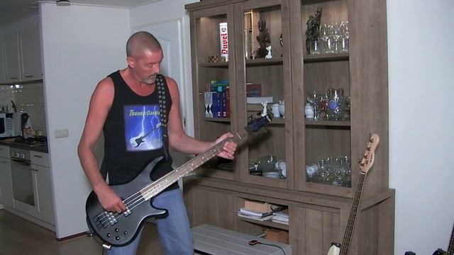 Sharp Dressed Man - Chrome Division, bass cover смотреть онлайн