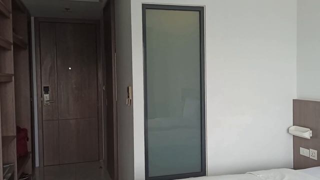 Зачем в отеле нужен молоток? Обзор отеля PHOENIX KARON BEACH. Отели на Пхукете. Пляж Карон. смотреть онлайн