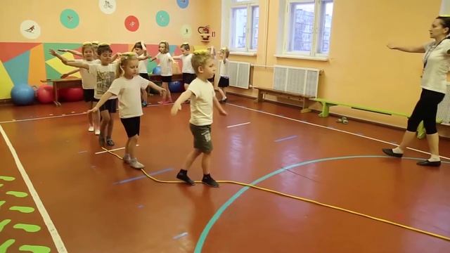 спорт -альтернатива пагубным привычкам г.Остров Детский Сад "Бригантина" смотреть онлайн