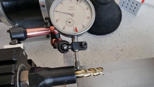 Биение фрезы в переходнике//End mill runout in adapter [4k, rus-eng sub] смотреть онлайн