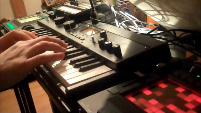 The Forever Present - Microkorg XL+ / Korg Kaossilator Pro+ / Korg Kaoss Pad 3+ смотреть онлайн