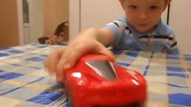 Красное Феррари.