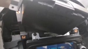 Shevrolet Cruze. Снимаем штатную магнитолу.