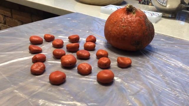 Бусы для Хэллоуина своими руками смотреть онлайн