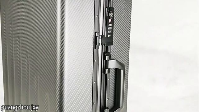 Карбоновый чемодан матовый смотреть онлайн