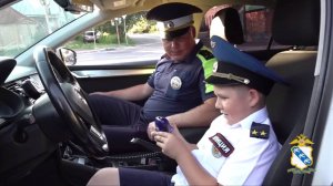 Сотрудники ДПС приехали в гости к юному Захару из Курска, мечтающему стать автоинспектором