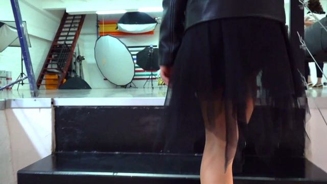 Эмилюша готовится к фотосессии в стиле Rock Star смотреть онлайн