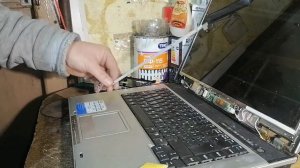 Не простое крепление крышки ноутбука ASUS, ремонт  Часть 1