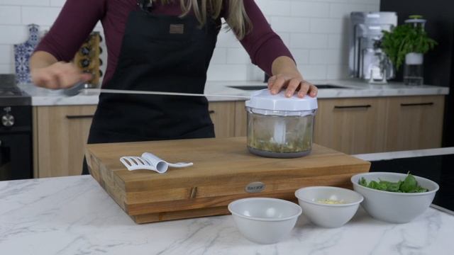 Baccarat Prepare Collection - Deluxe Pull Chopper смотреть онлайн