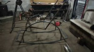 КРЕСЛО КАЧАЛКА ИЗ ПРОФИЛЬНОЙ ТРУБЫ.