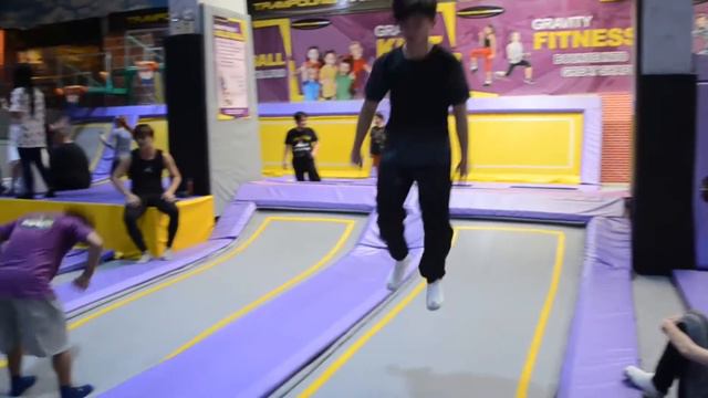 Trampoline Park Zero Gravity Zone смотреть онлайн