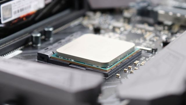 Ryzen 7 1700: A Better Buy Than 1800X and 1700X? смотреть онлайн