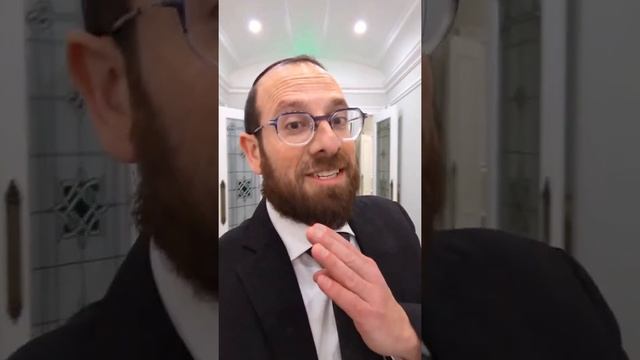 Orthodox Jewish wedding. men and women dance separate please with the divider... mechitzah смотреть онлайн