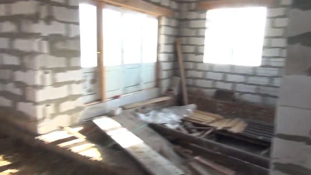 Стройка новый сезон, первый день после зимы, откачиваю талую воду смотреть онлайн