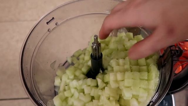 Fruit Salad with the Cuisinart Elemental 13-Cup Food Processor with Dicing Kit смотреть онлайн